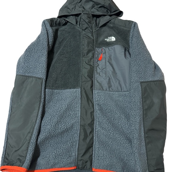 The North Face Kids Charcoal and Black Puffer Jacket - Picture 1 of 2